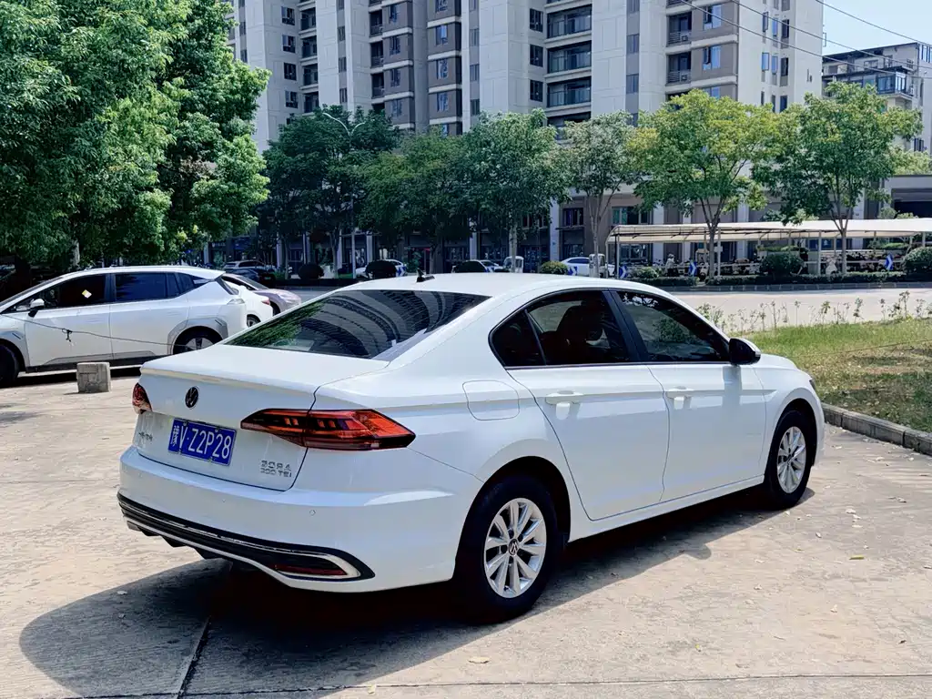 Volkswagen Bora — миниатюра 6