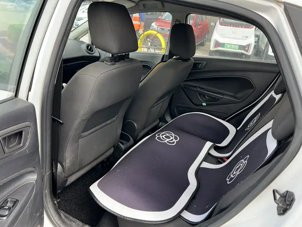 Ford Fiesta Sedan 1.5L Manual Elegant Type, фото 8