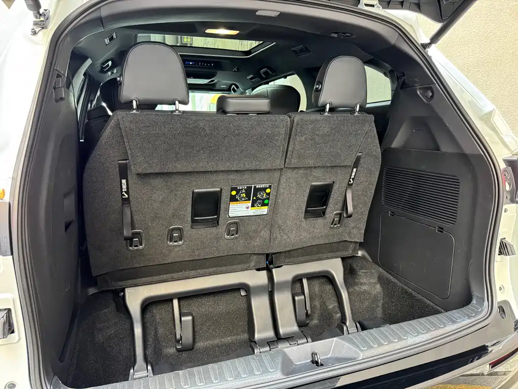 Toyota Sienna — миниатюра 30