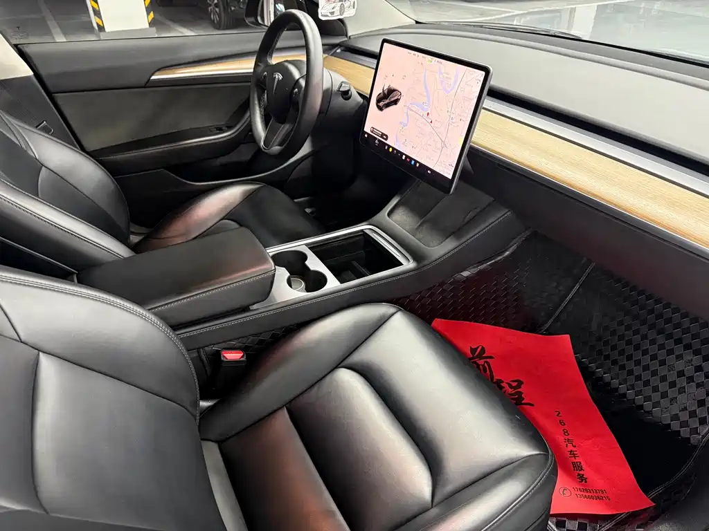 Tesla Model 3 — миниатюра 8