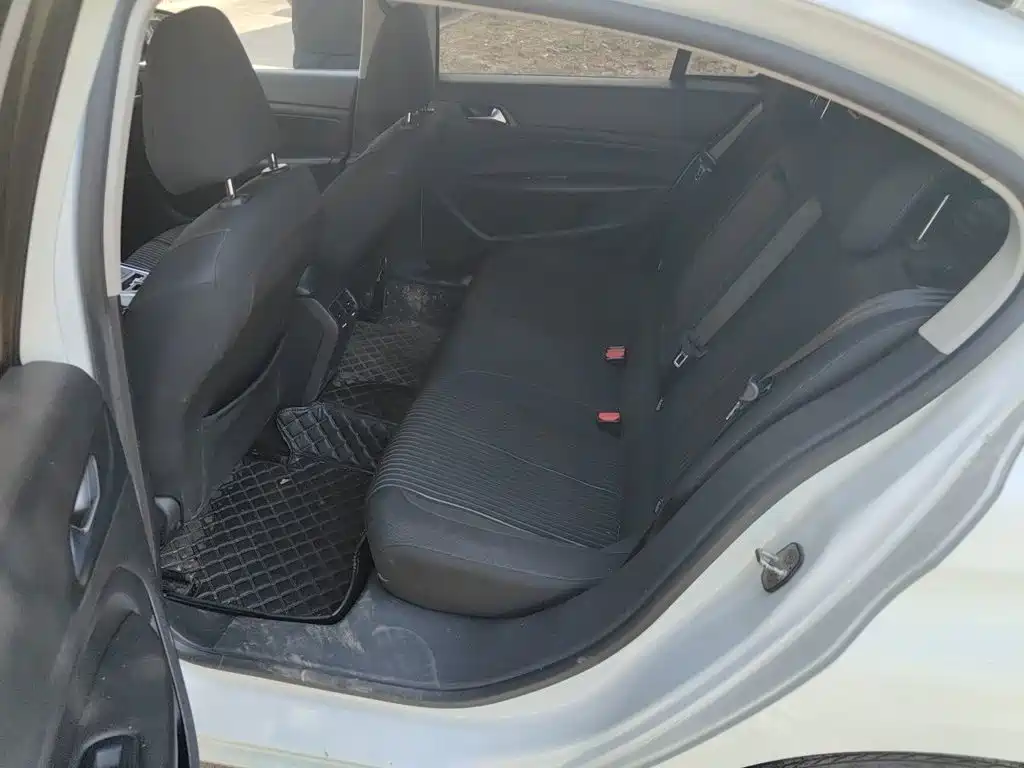 Peugeot 408 — миниатюра 14