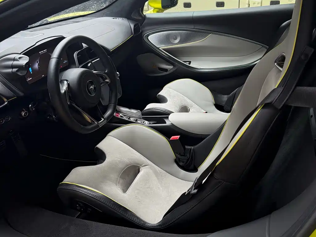 McLaren Artura — миниатюра 24