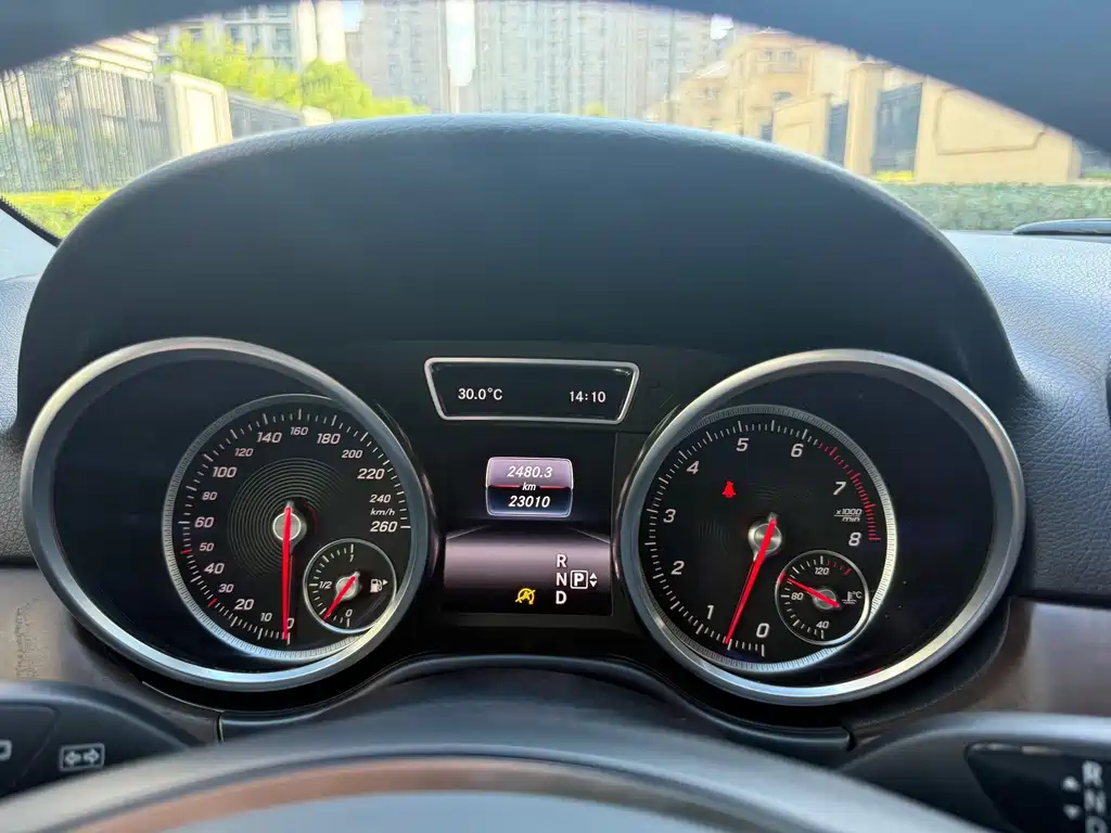 Mercedes-Benz GLE (Import) — миниатюра 17