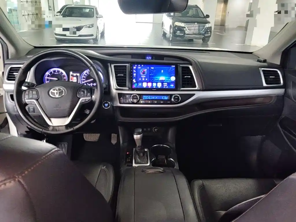 Toyota Highlander — миниатюра 14