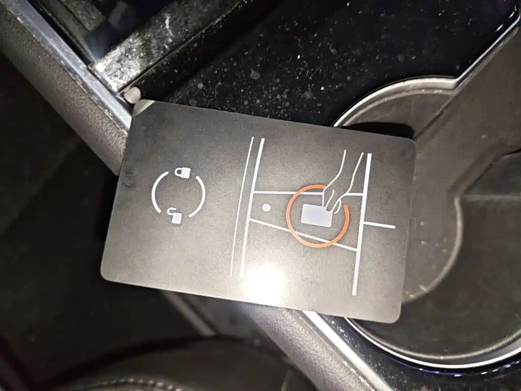 Tesla Model 3 — миниатюра 9