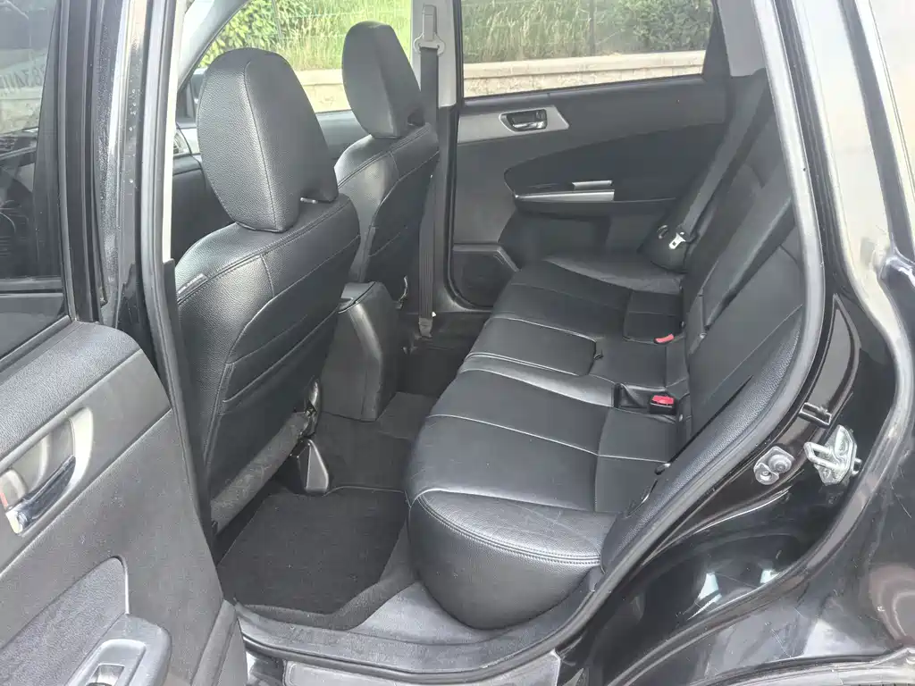 Subaru Forester 2012 2.0XS AT Luxury