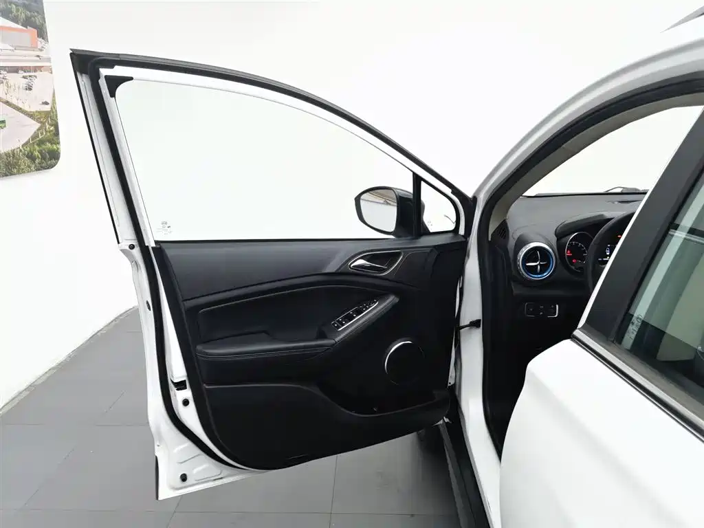 BYD Yuan 2018 EV360