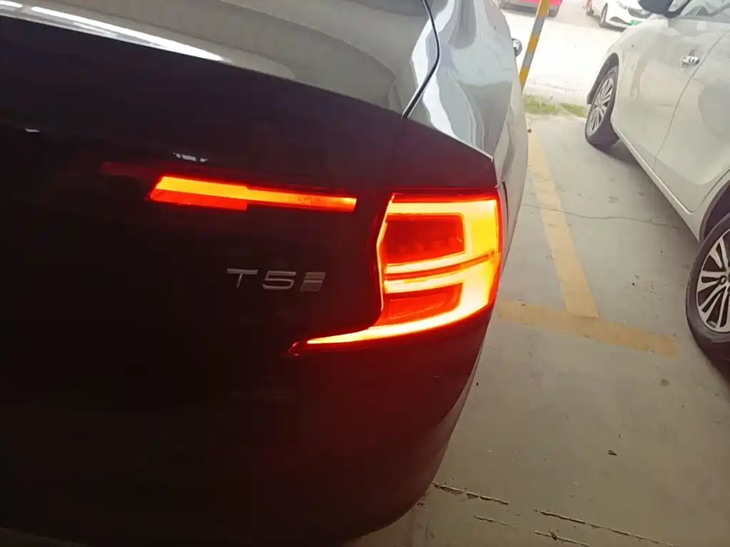 Volvo S90 — миниатюра 8