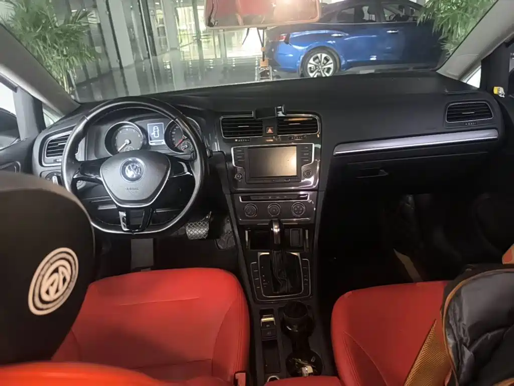 Volkswagen Golf — миниатюра 10