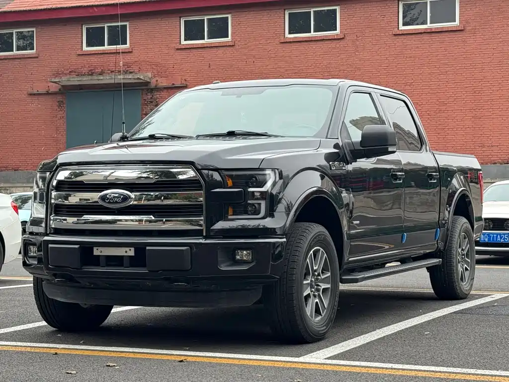 Ford F-150 Raptor 2015