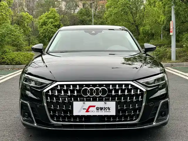 AUDI  A8 2024