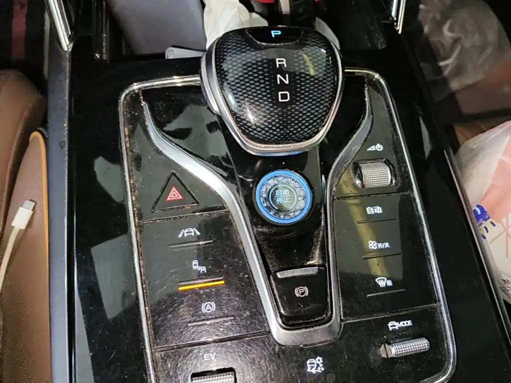 BYD Tang New Energy — миниатюра 14