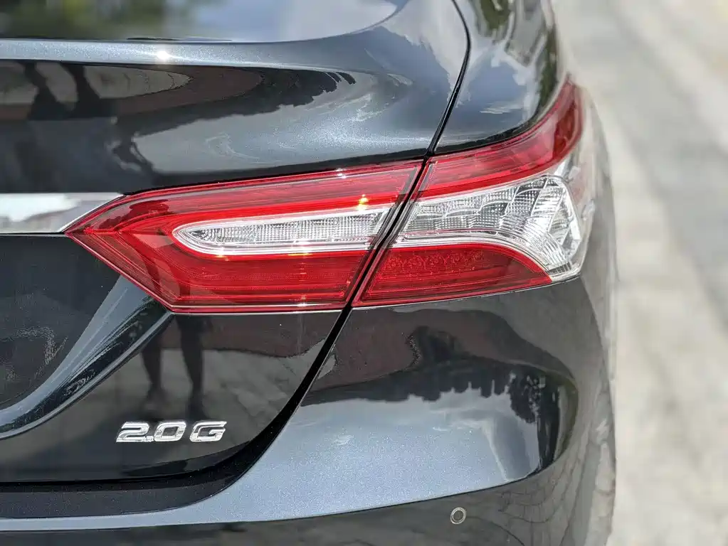 Toyota Camry — миниатюра 13