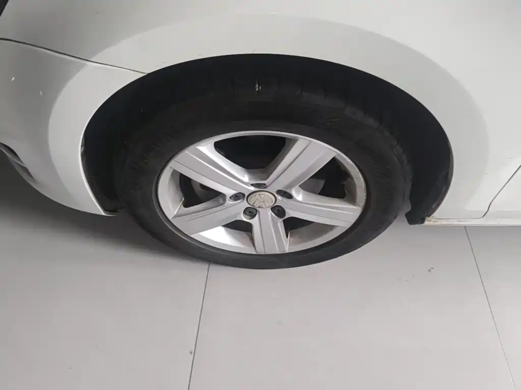Volkswagen Golf — миниатюра 23