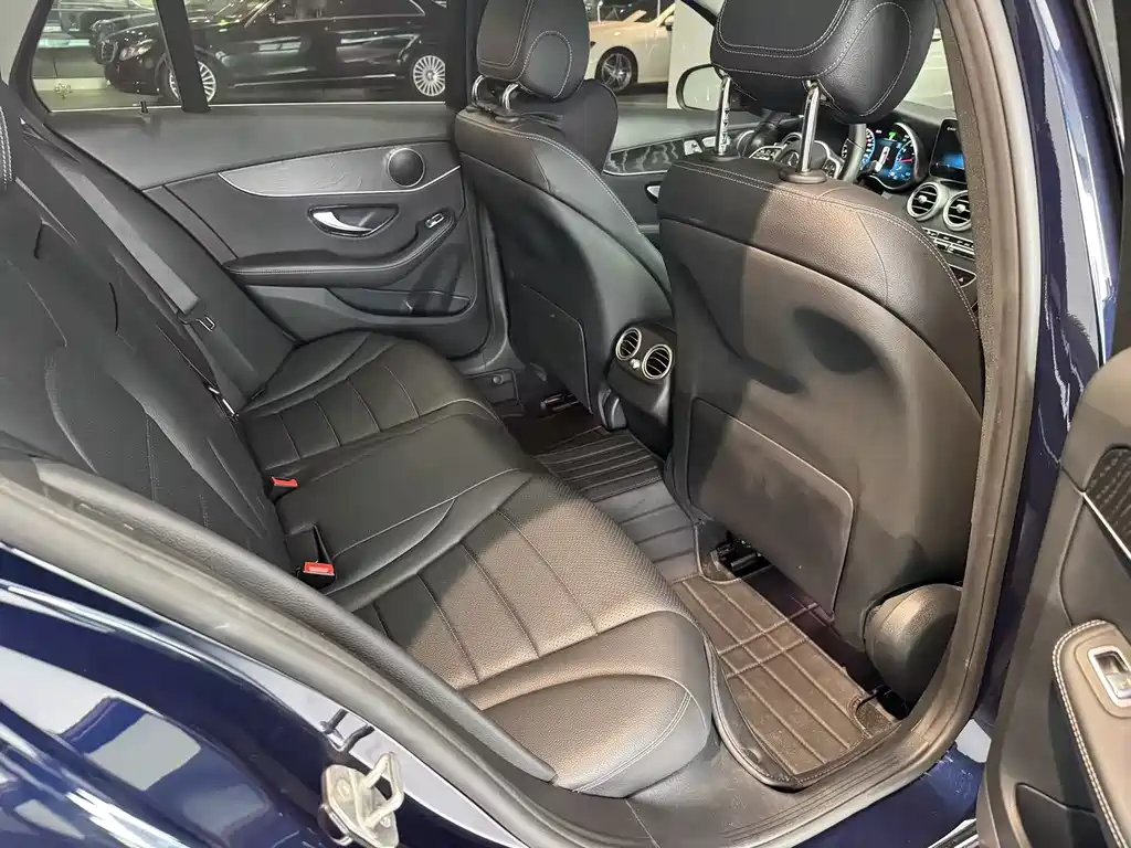 Mercedes-Benz C-Class (Import) — миниатюра 12