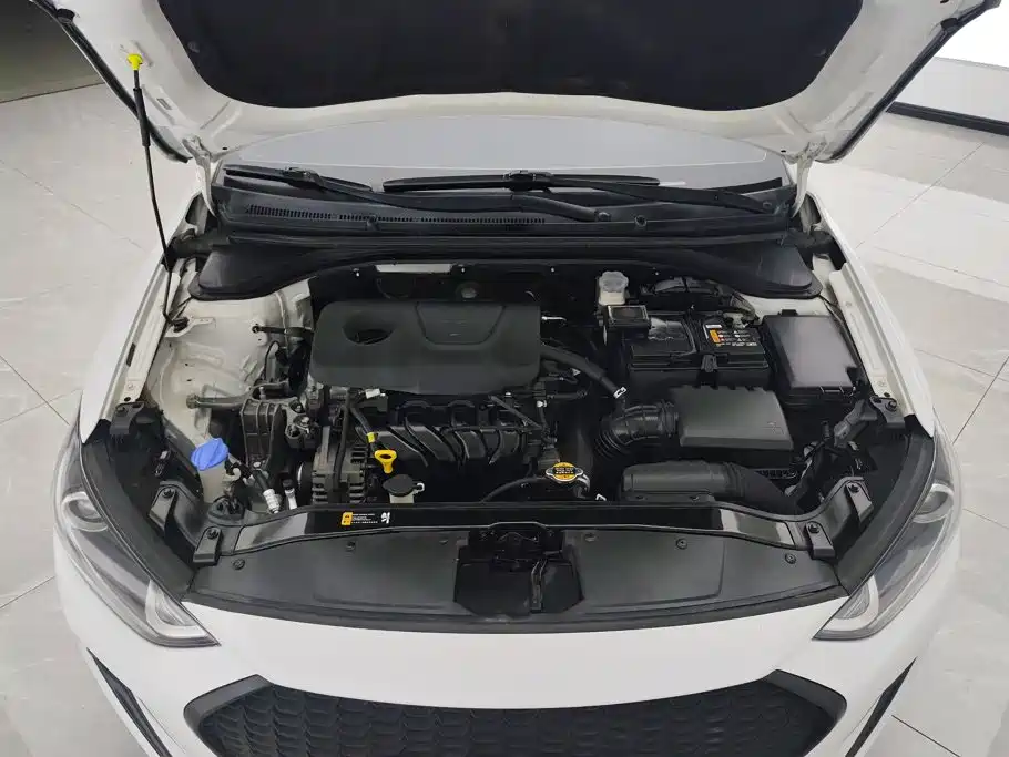Hyundai Elantra — миниатюра 10