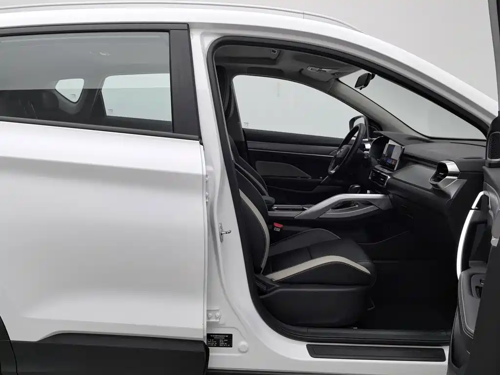 Geely Binyue — миниатюра 23