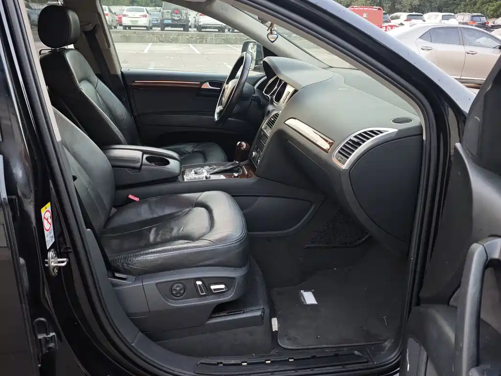 Audi Q7 — миниатюра 9