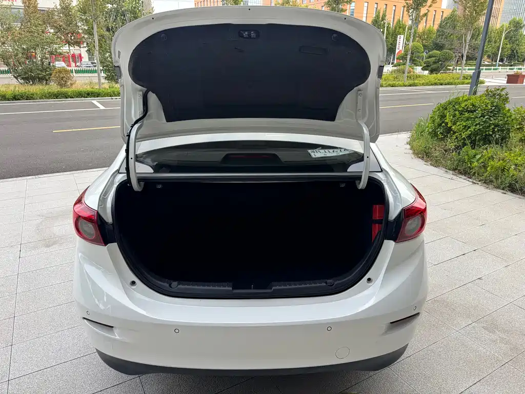 Mazda 3 Axela — миниатюра 14