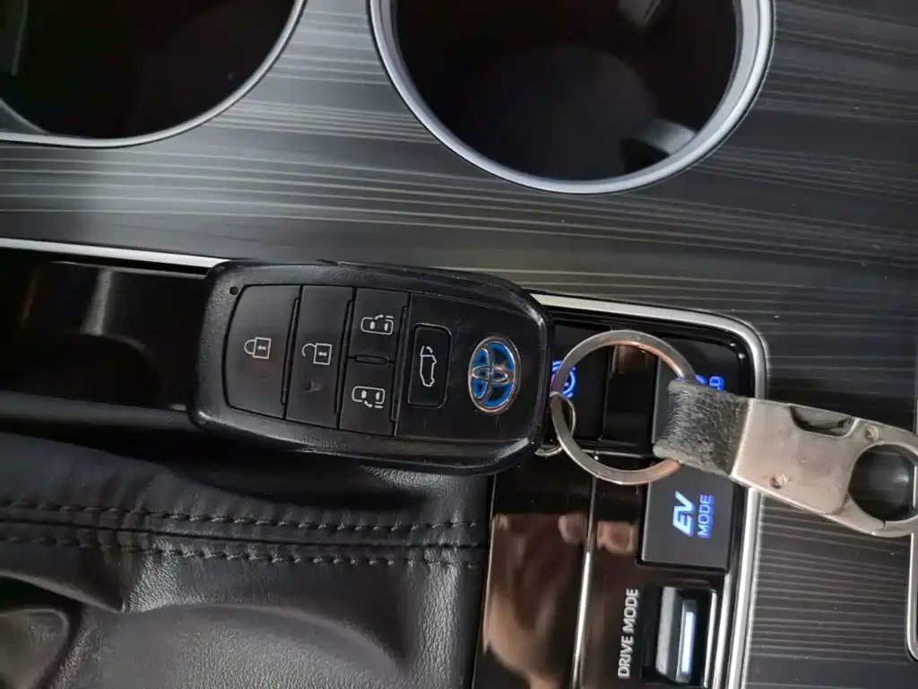 Toyota Sienna — миниатюра 9