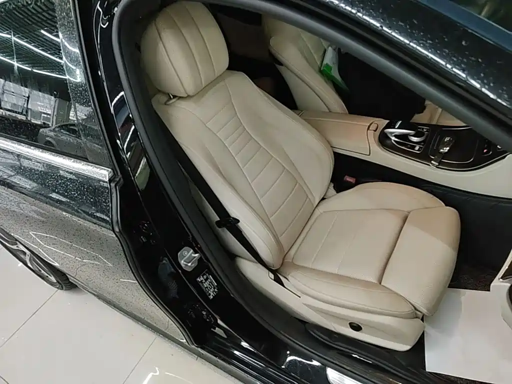 Mercedes-Benz E-Class — миниатюра 25
