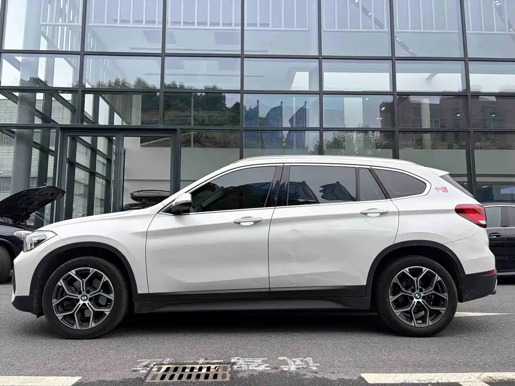 BMW X1 2021 xDrive25Li Premium