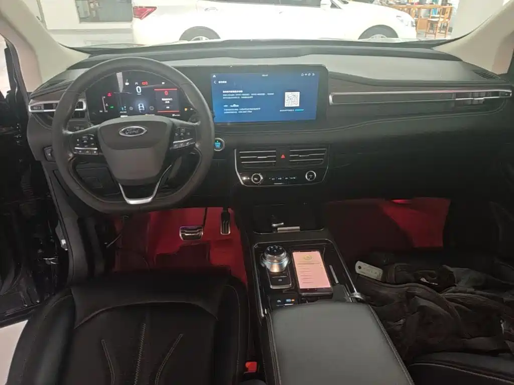 Ford Edge — миниатюра 10