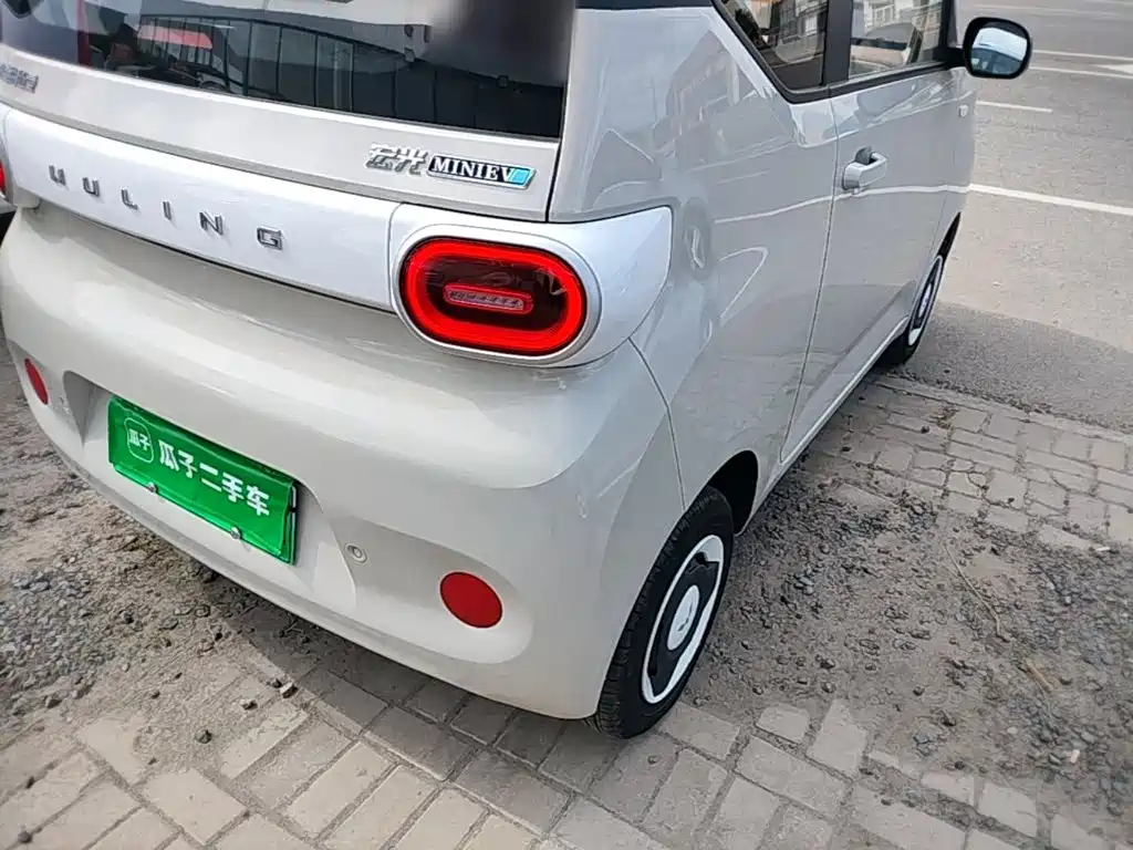 Wuling MINIEV — миниатюра 8