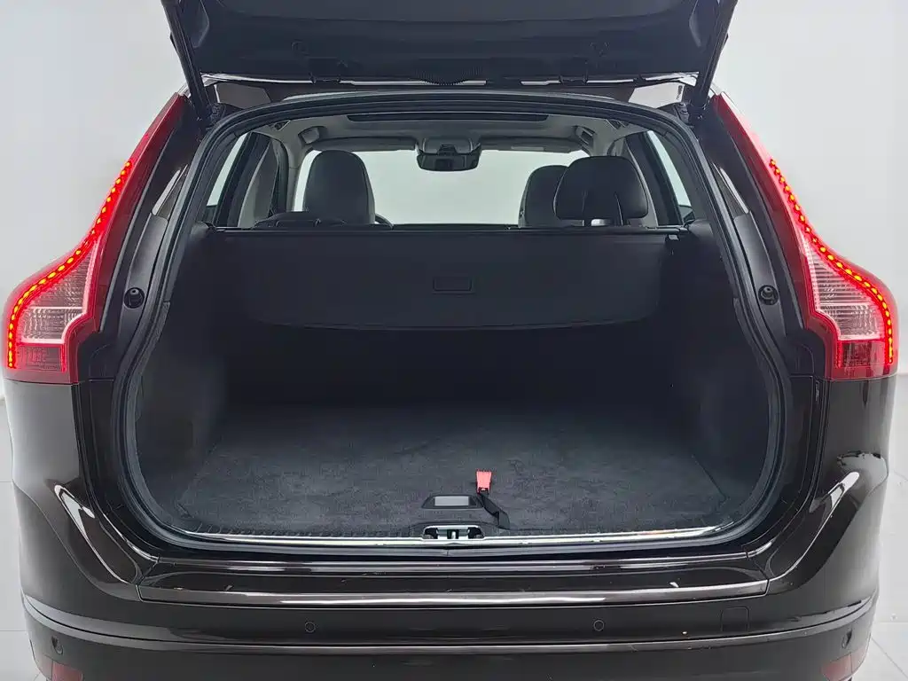 Volvo XC60 — миниатюра 10