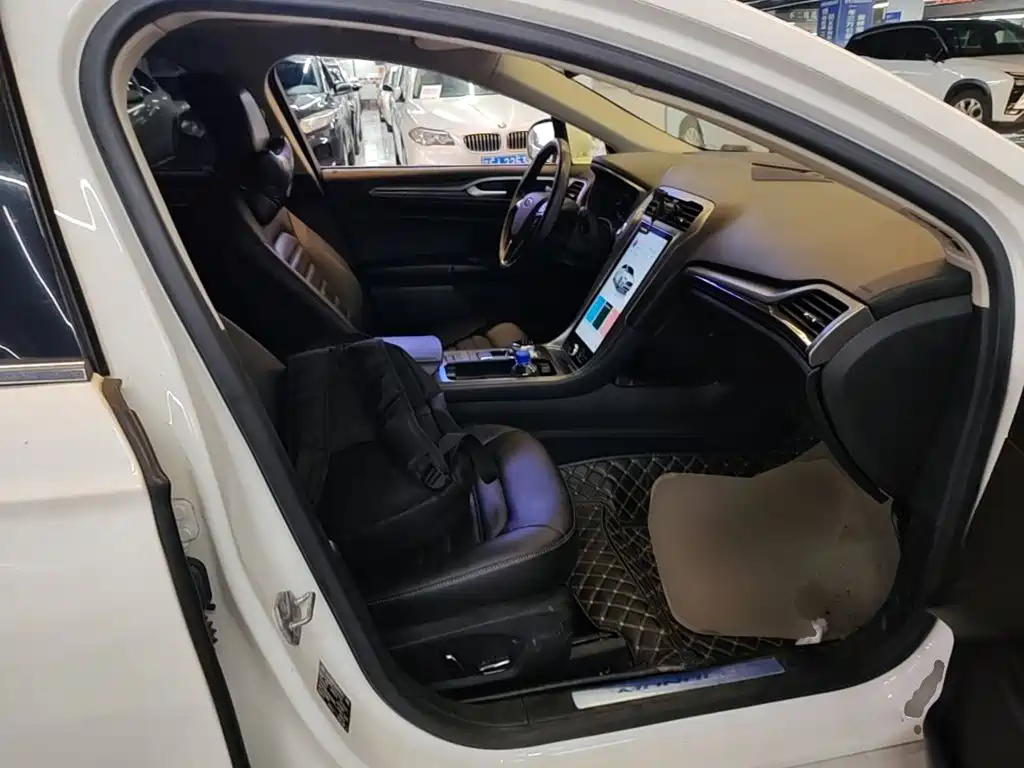 Ford Mondeo — миниатюра 25