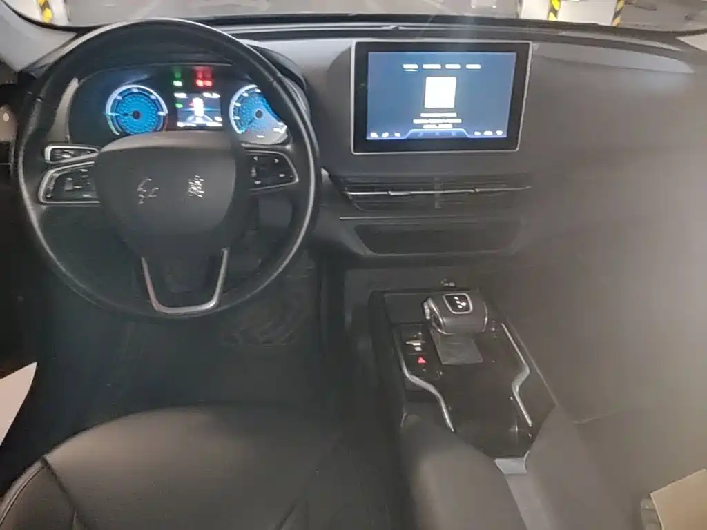 Hongqi Hongqi E-QM5 — миниатюра 14