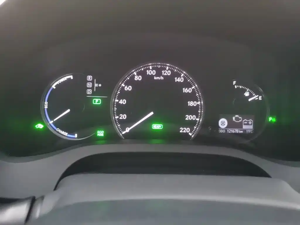 Lexus CT — миниатюра 8