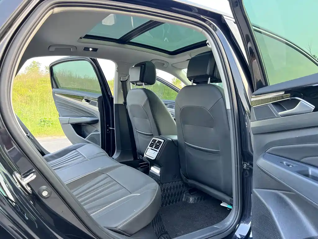 Volkswagen Passat — миниатюра 18