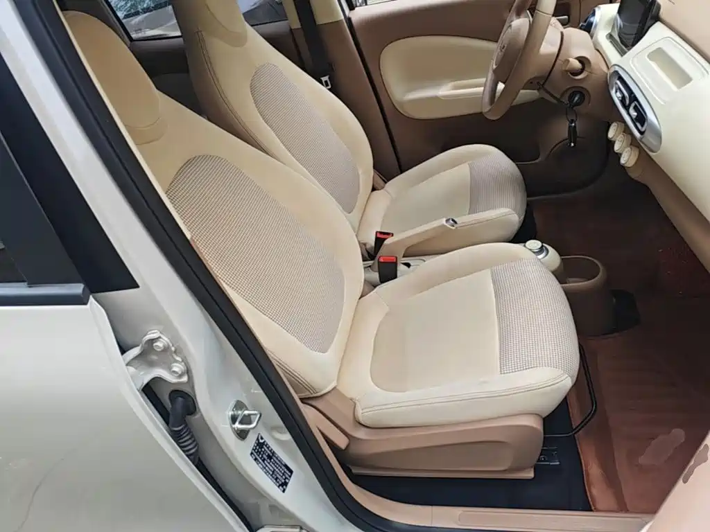 Wuling MINIEV — миниатюра 20