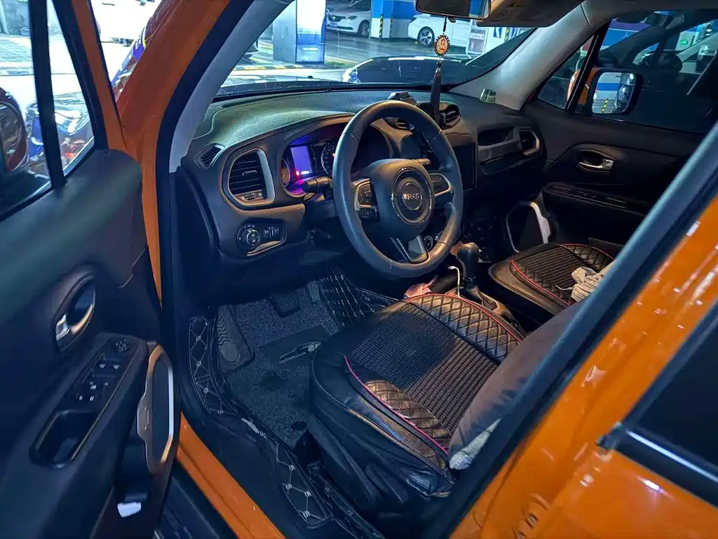 Jeep Renegade — миниатюра 6