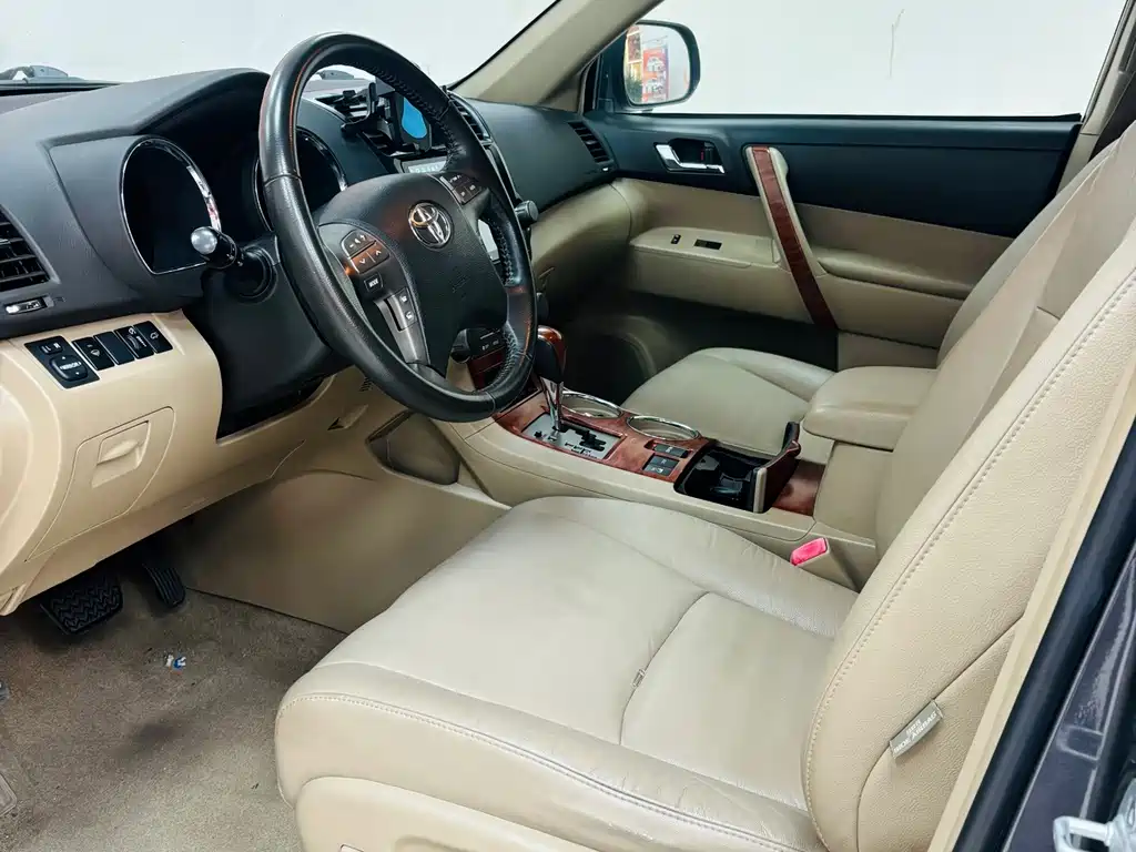 Toyota Highlander (Import) — миниатюра 7