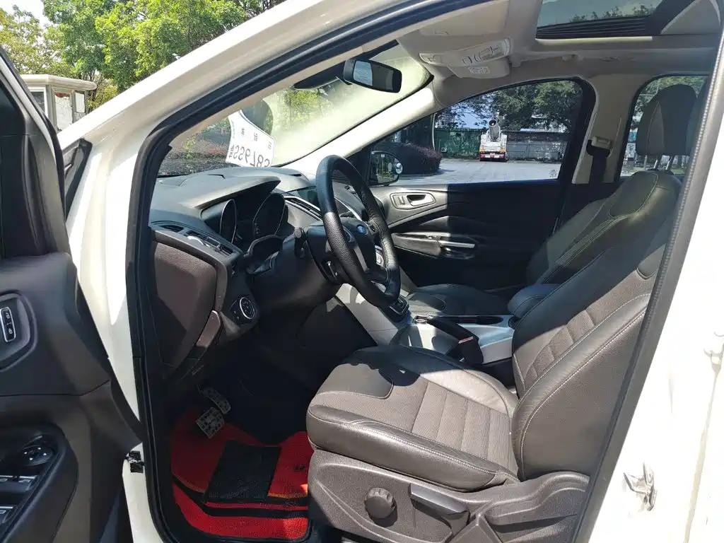 Ford Kuga — миниатюра 9