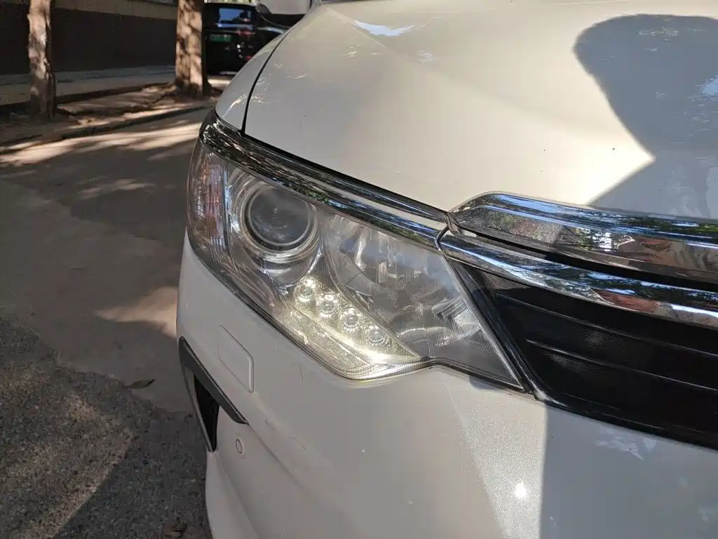 Toyota Camry — миниатюра 7