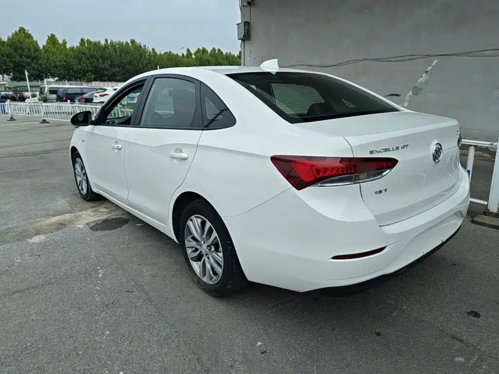 Buick Excelle — миниатюра 5
