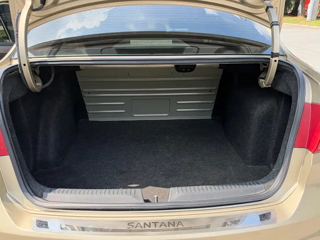 Volkswagen Santana — миниатюра 12