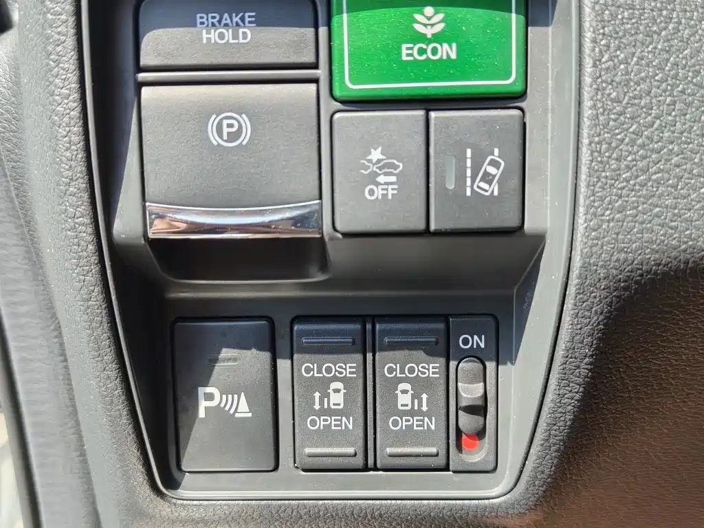 Honda Elysion — миниатюра 10