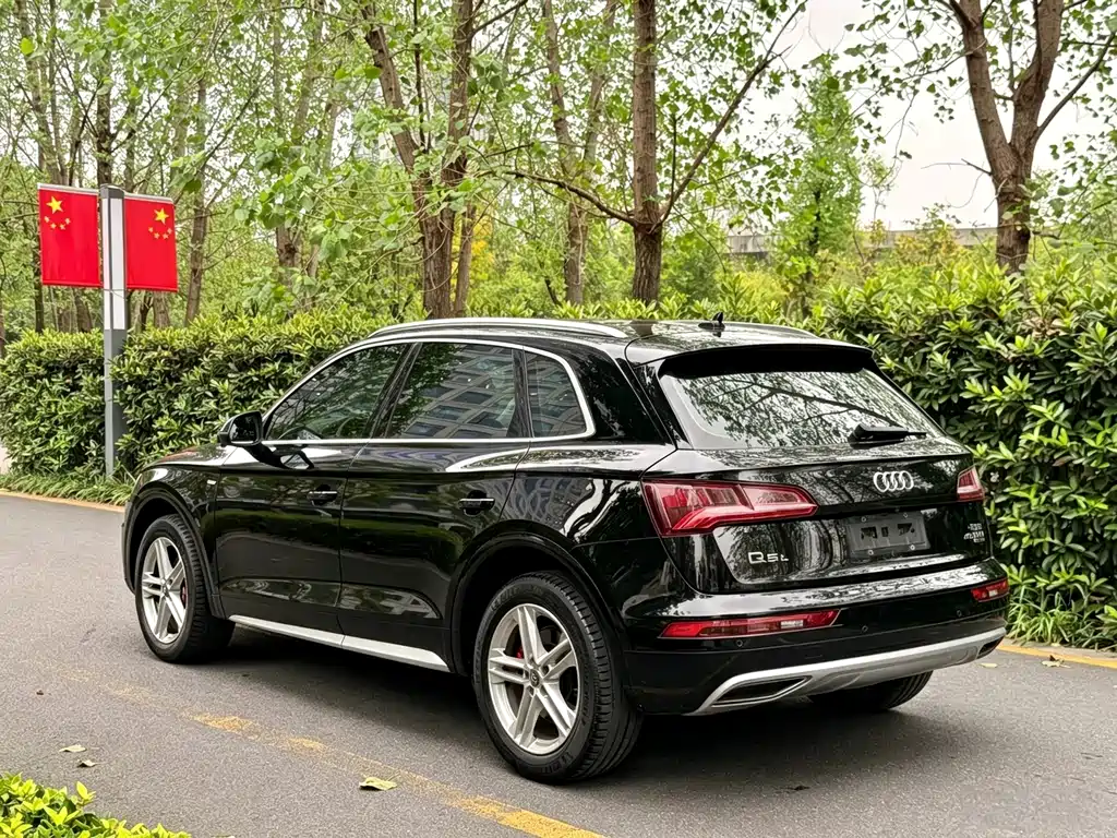 Audi Q5L — миниатюра 2