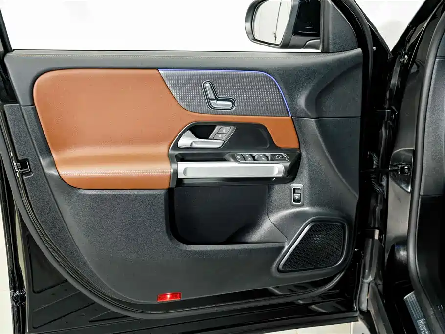 Mercedes-Benz GLB — миниатюра 16