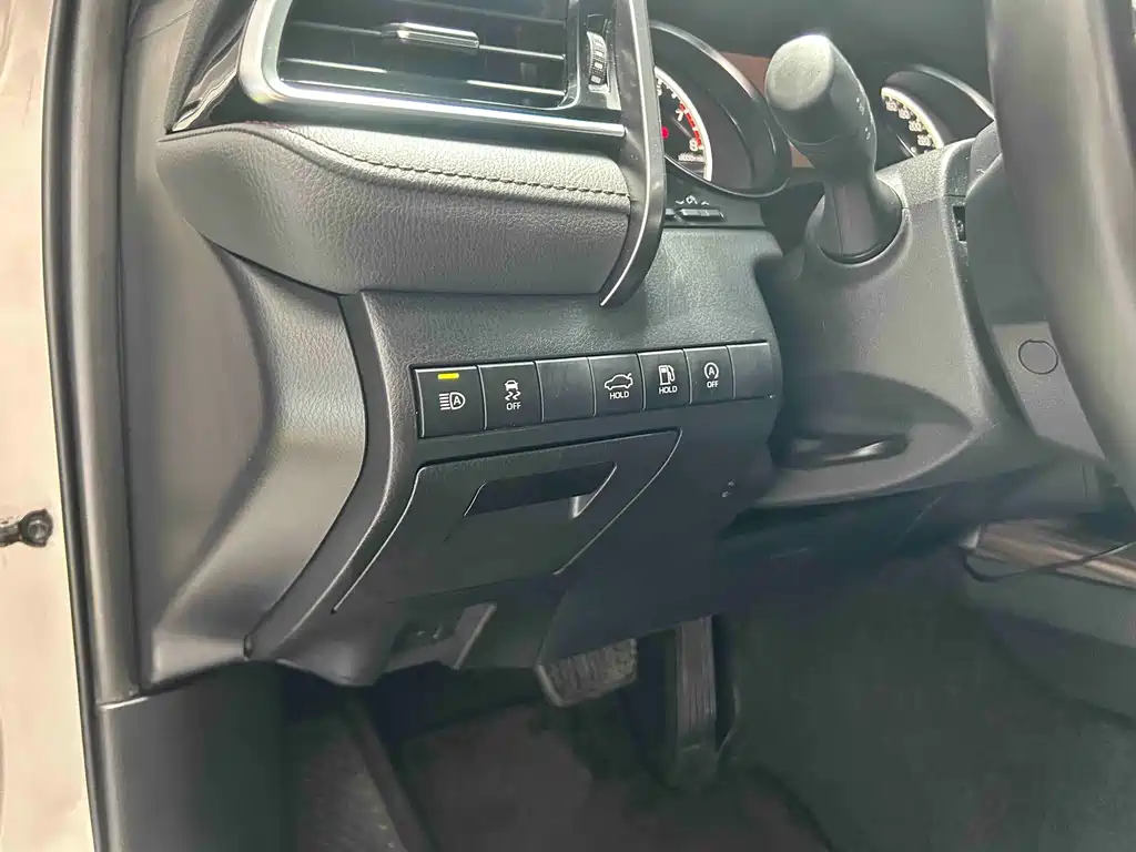 Toyota Camry — миниатюра 13