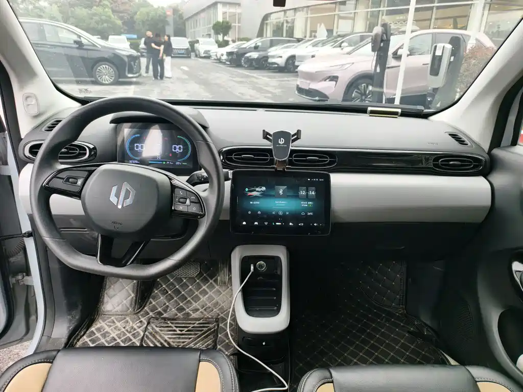 Leapmotor Leapmotor T03 — миниатюра 10