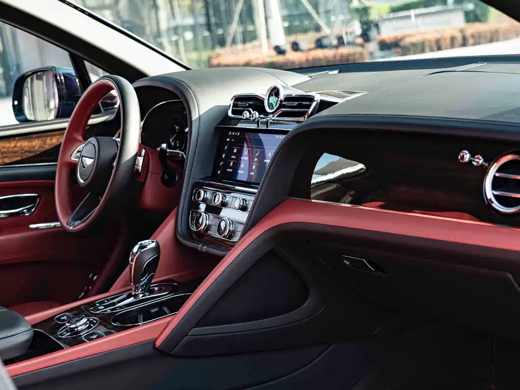 Bentley Bentayga — миниатюра 19