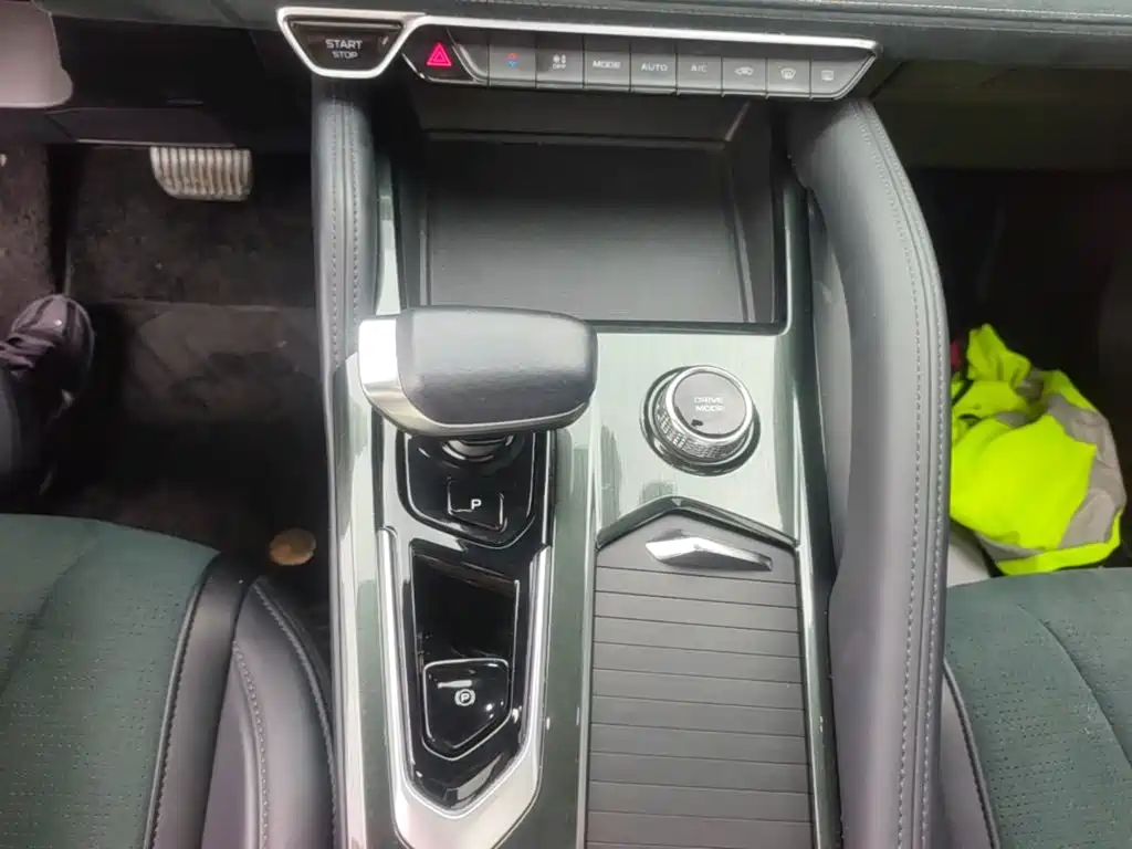 Geely Xingyue L — миниатюра 14