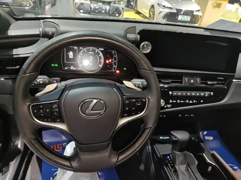 Lexus ES — миниатюра 10