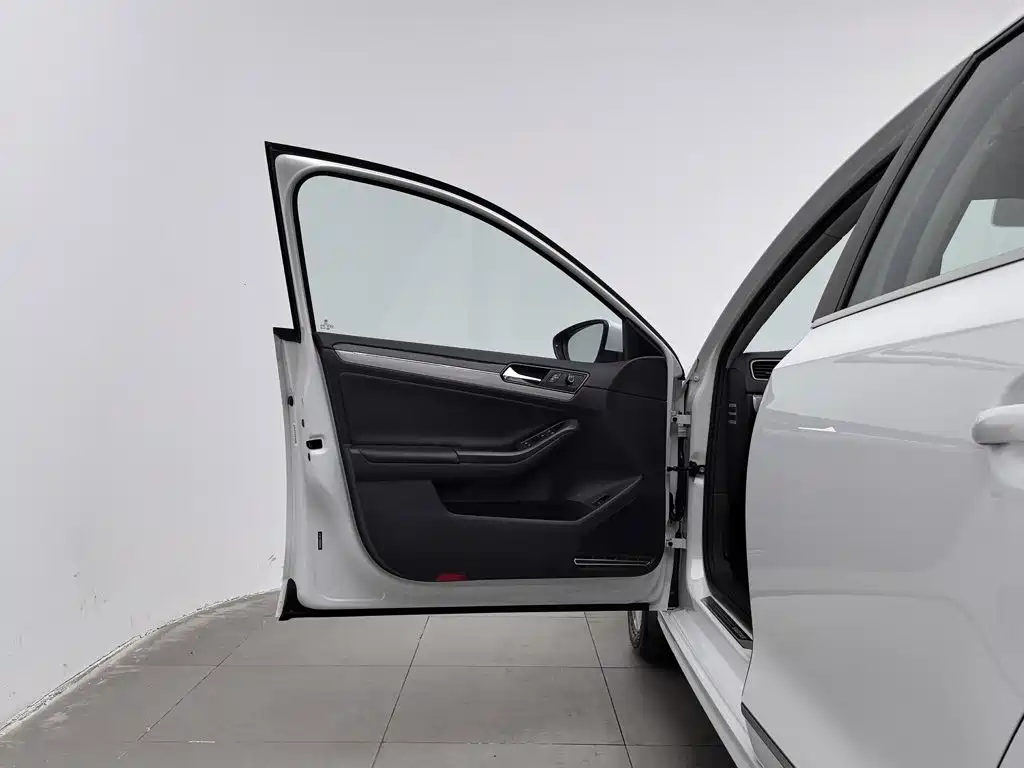 Volkswagen Sagitar — миниатюра 8