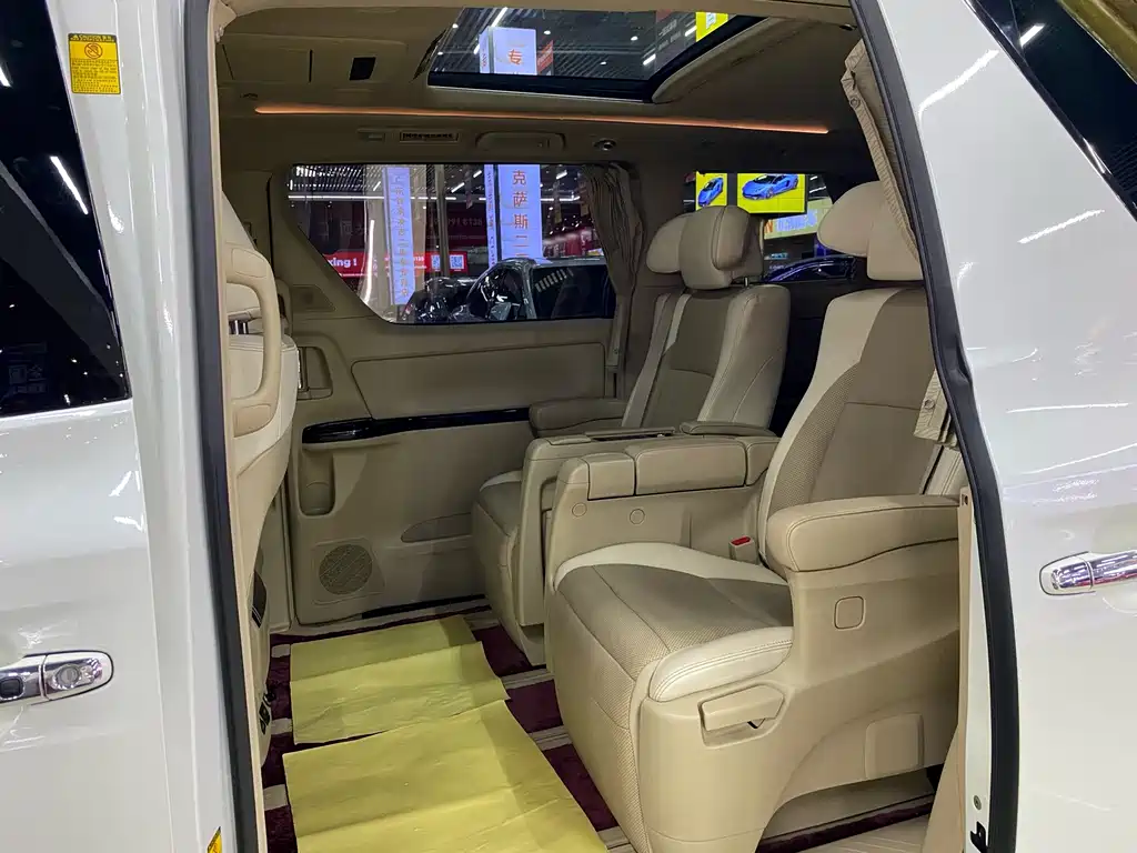 Toyota Alphard 2012 3.5L Luxury